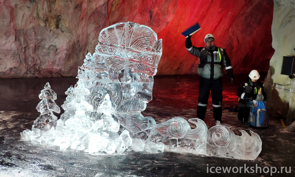 Ледяная скульптура для фестиваля Тайна глубины 2019